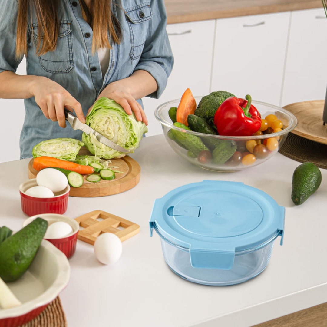 Préparation de lunch box avec légumes frais